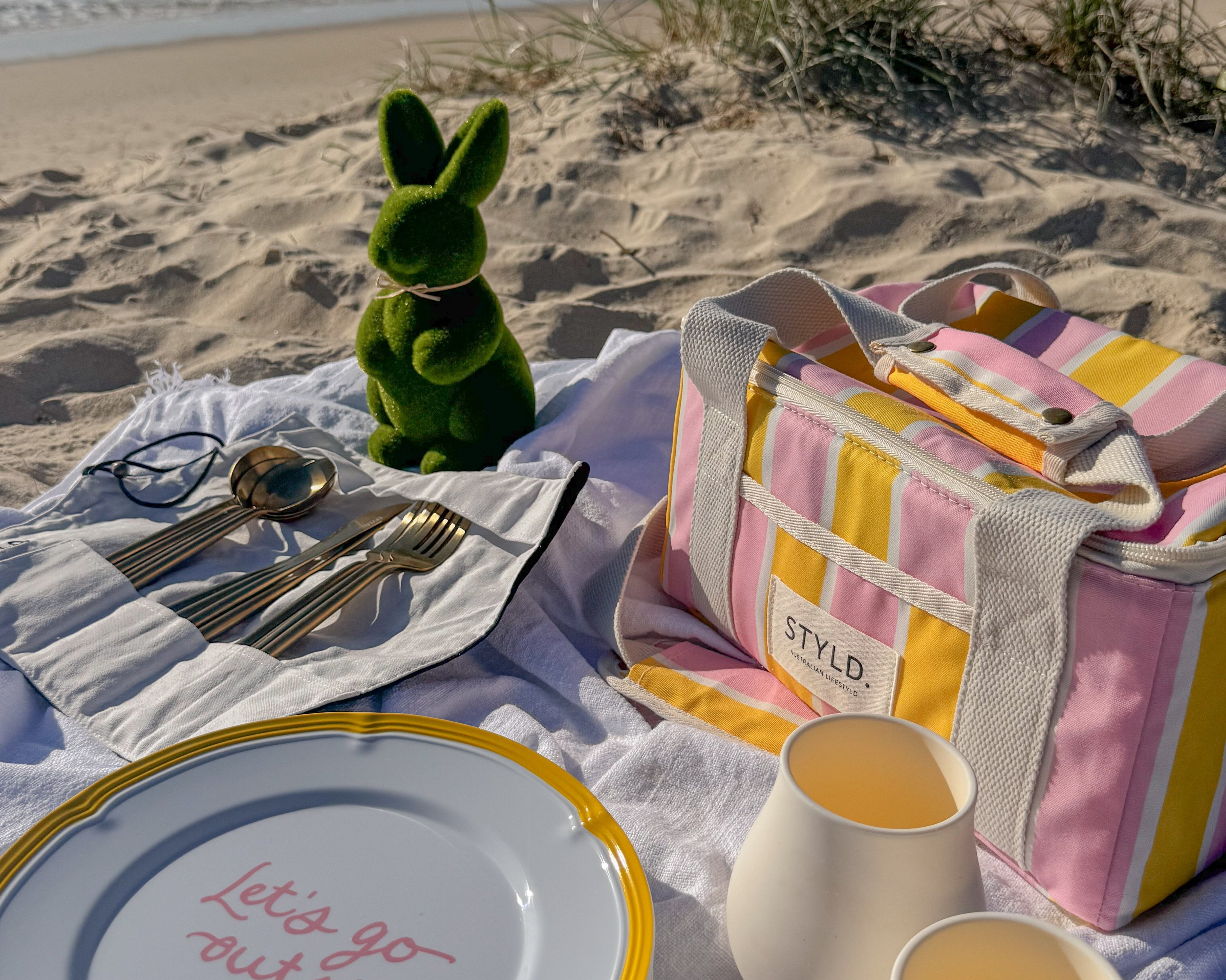 How to Style the Perfect Alfresco Table (Without the Plastic)